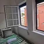 In Alfama- Beco De Sao Miguel Lisbona